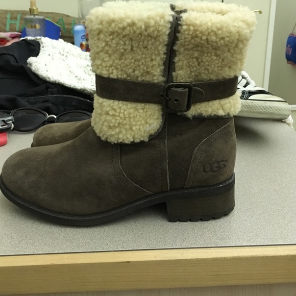 UGG Shoes - Woman's uggs