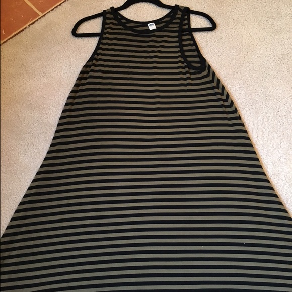 Comfy and cute gold and black dress!