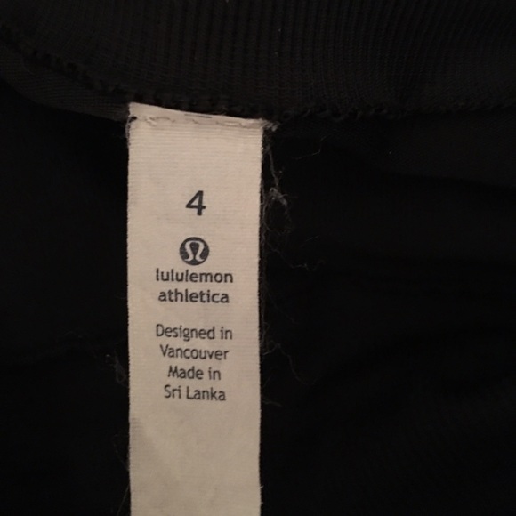 Lululemon Zone in crops - Picture 3 of 3