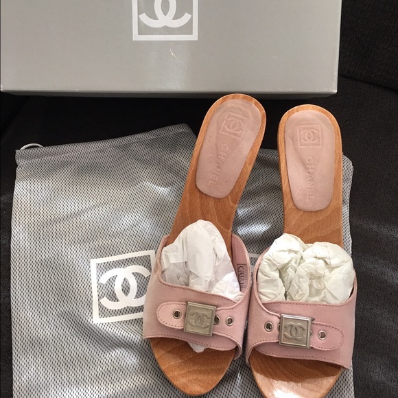Authentic CHANEL heel