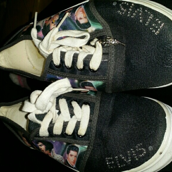 Elvis tennis shoes