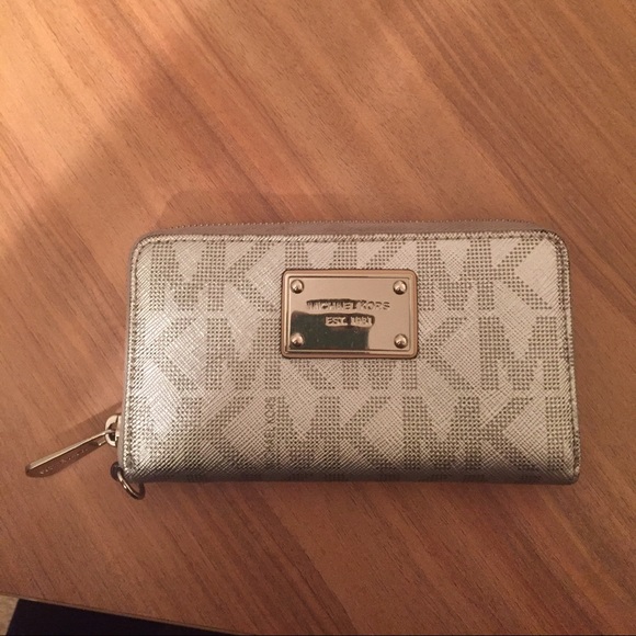 Michael Kors Jet Set Wallet