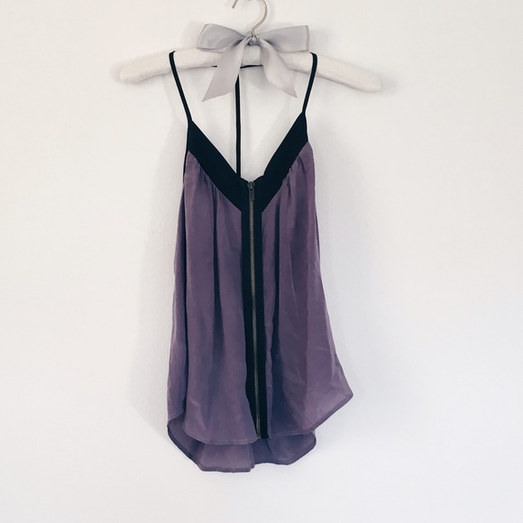 URBAN OUTFITTERS // Zip-Up V-neck Tank - Picture 1 of 3
