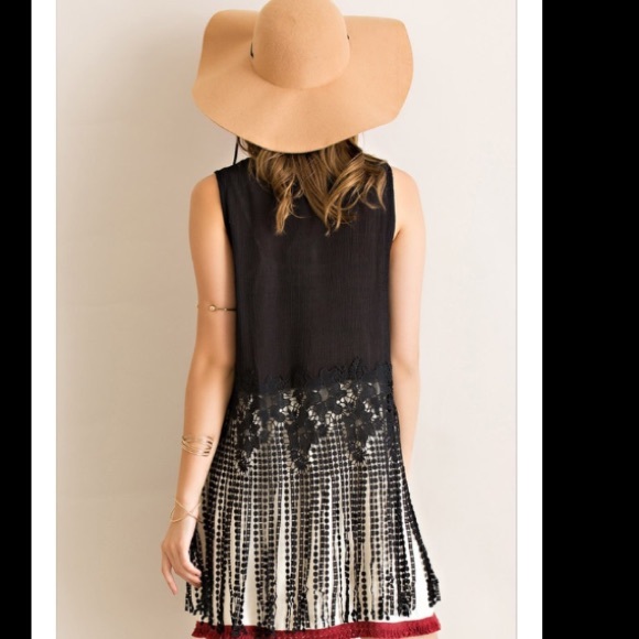 ❣️NWT BOHO vest cardigan fringe - Picture 3 of 4