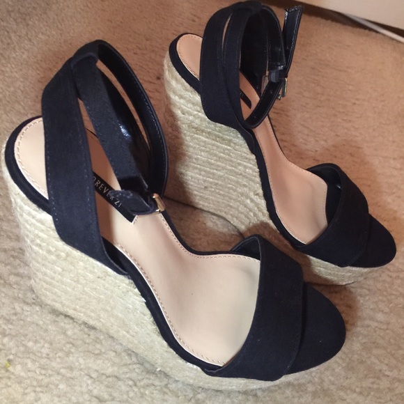 Forever21 black wedges