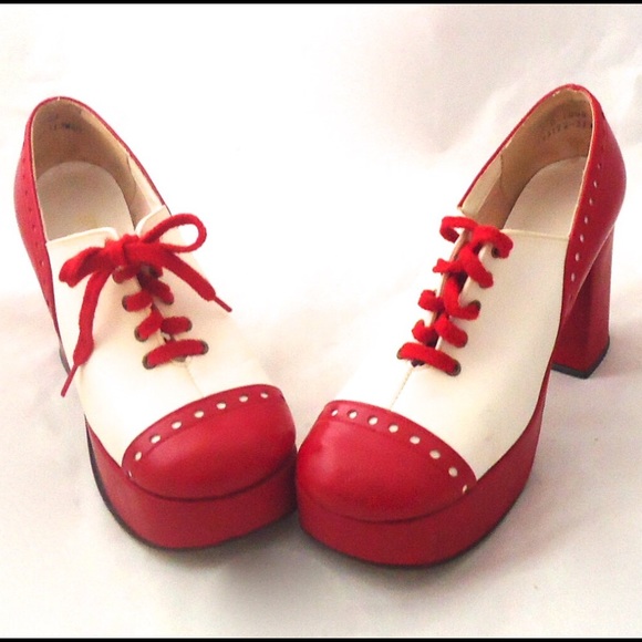 SOLD 70s Platform Heels Shoes Red Mary Janes 7 - Picture 2 of 4