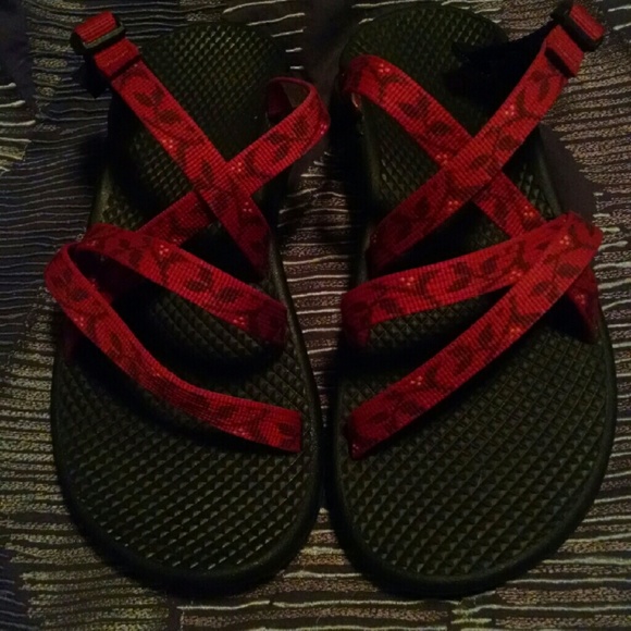 NWBox Chacos Wrapsody Floral Red Sandals W6