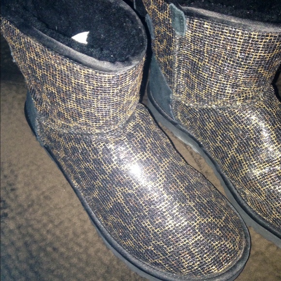 Ugg Australia size 7 like new cheetah print boots - Picture 4 of 4