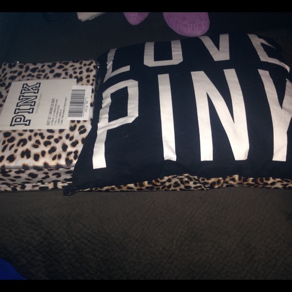 Vs pink new twin cheetah sheets and throw pillow - Picture 1 of 4
