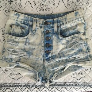 LF STORES Carmar Demim High Waisted Shorts in 24