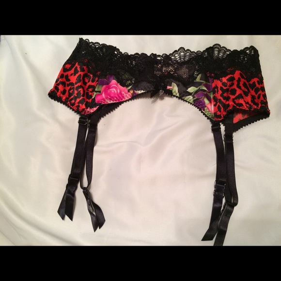 Victoria's Secret xs/s garter belt