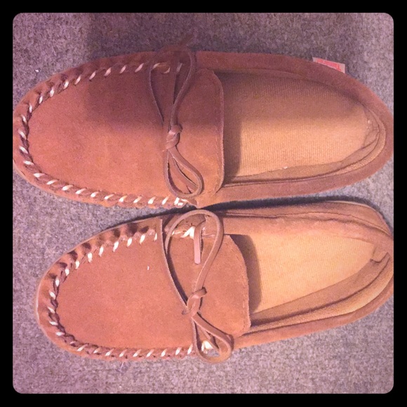 Moccasin slippers, size 7!