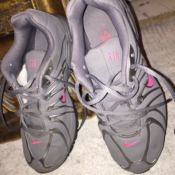 8.5 Gray / Pink Nike