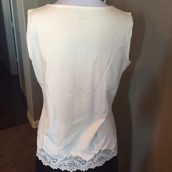 ❌SOLD‼️❌ Coldwater Creek Ivory Tank - Picture 2 of 3
