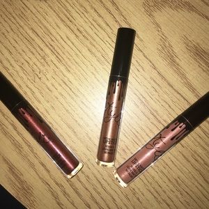 Metallic lip stick