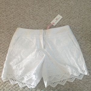 New white vineyard vines shorts