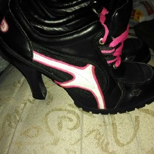 SPLASH DESIGNER FOOTWEAR HEELS SiZE 7
