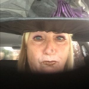 Meet your Posher, Debbie