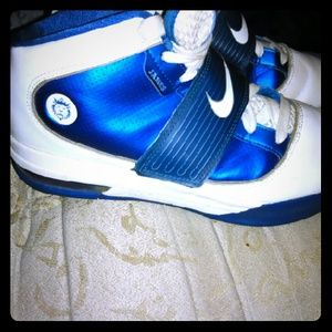 LeBron James Nike Witness Female BB Shoes