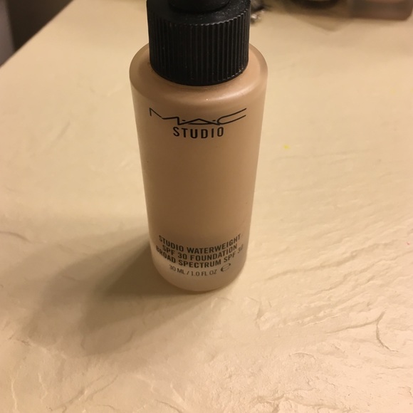 MAC studio water weight foundation NC15