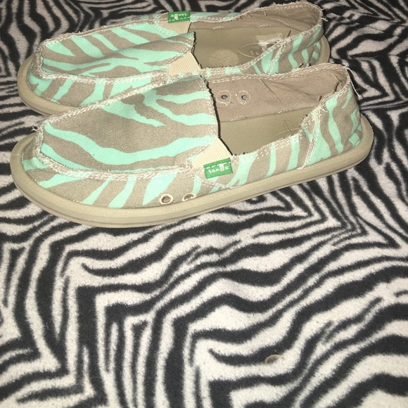 Sanuks