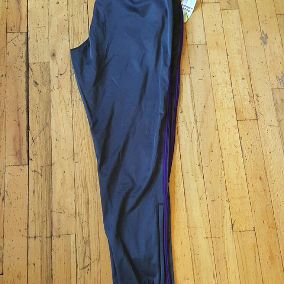 Workout pants - Picture 2 of 3