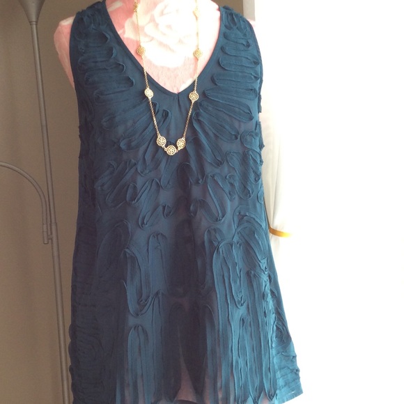 Forever 21 Tops - SALE🎉 Forever 21 Sleeveless Sheer Top