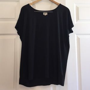 baggy black tee
