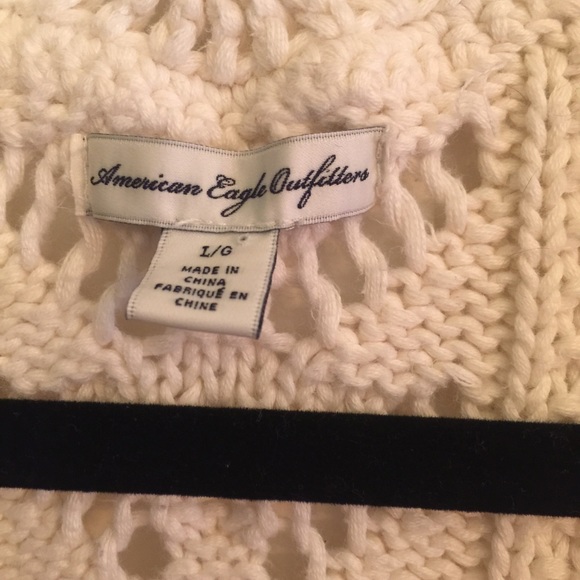 Short sleeve cardigan. - Picture 2 of 3