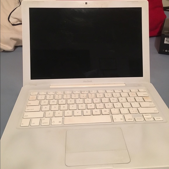 MacBook - Picture 3 of 3