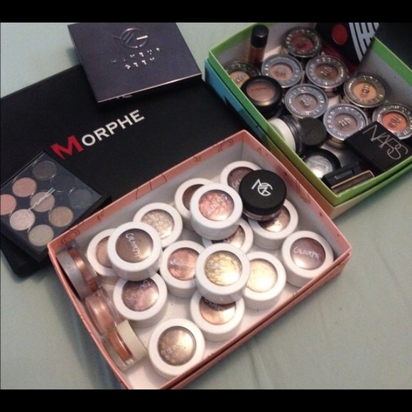 ISO EYESHADOW PALLETES/ Lots