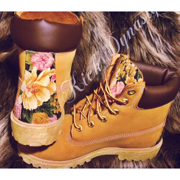 Custom Floral Gold Timberland Boots - Picture 2 of 3