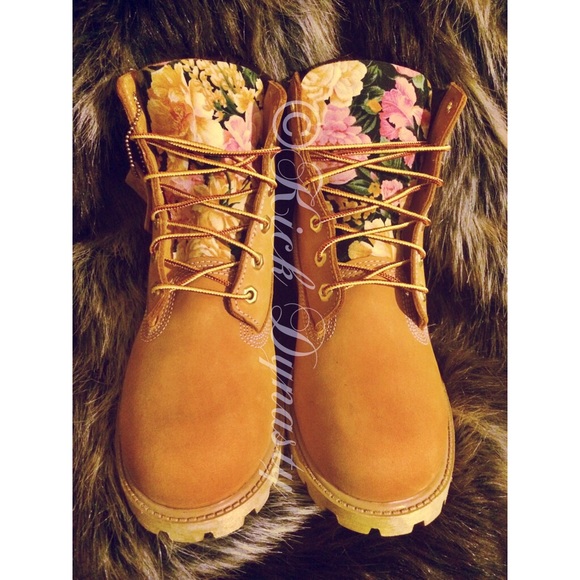 Custom Floral Gold Timberland Boots - Picture 3 of 3