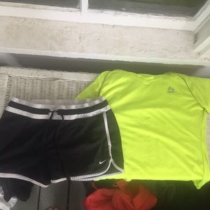 Nike: AT COLLEGE PLEASE MESSAGE BEFORE YOU BUY!