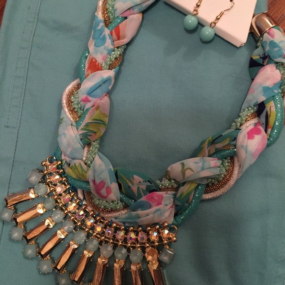 Jewelry Set - Picture 2 of 3