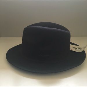 Navy blue hat, NWT