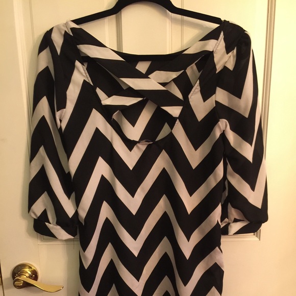 Charlotte Russe Chevron tunic top. - Picture 3 of 4