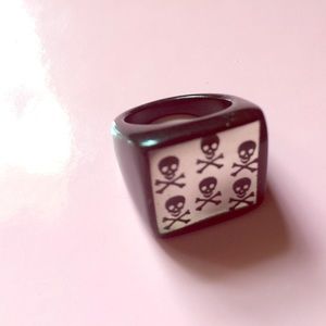 Skull go go ring