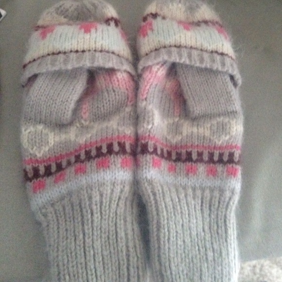 Mittens - Picture 2 of 2