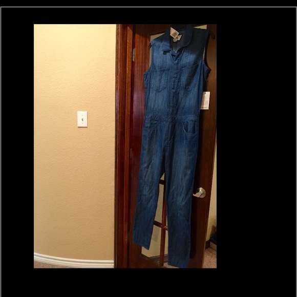 Cute new with tags long blue jean pants romper 🎈