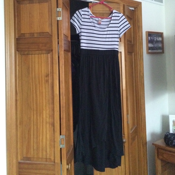 Maxi Summer dress. Opens in front