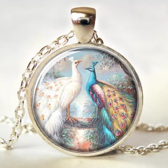 Bundled! Buy 2 Get 3 FREE! NWT peacock necklace