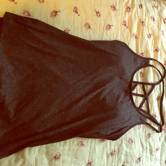 Workout tank-charcoal heather gray