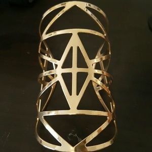 Gold bangle bracelet