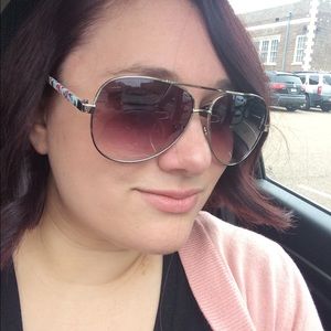 Meet your Posher, Erica