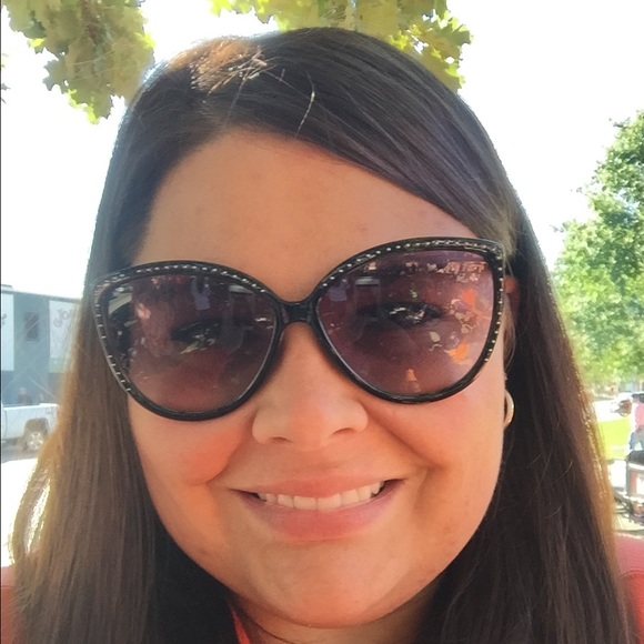 Meet your Posher, Tara - Picture 1 of 1