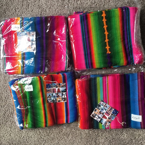 Gorgeous hand made scarf/wrap - Picture 3 of 4