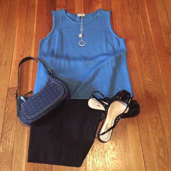 💥Closet Clear Out💥NWOT Wool Blend Tahari Blouse
