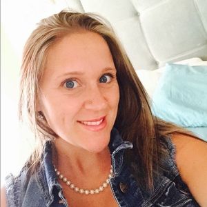 Meet your Posher, Dana