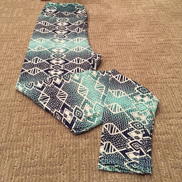 NWOT Super Cute O/S Lularoe Leggings
